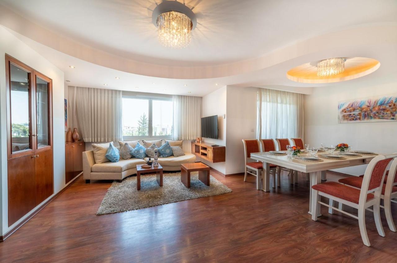 Art Apartment In Mamila - Art & View Jeruzsálem Kültér fotó